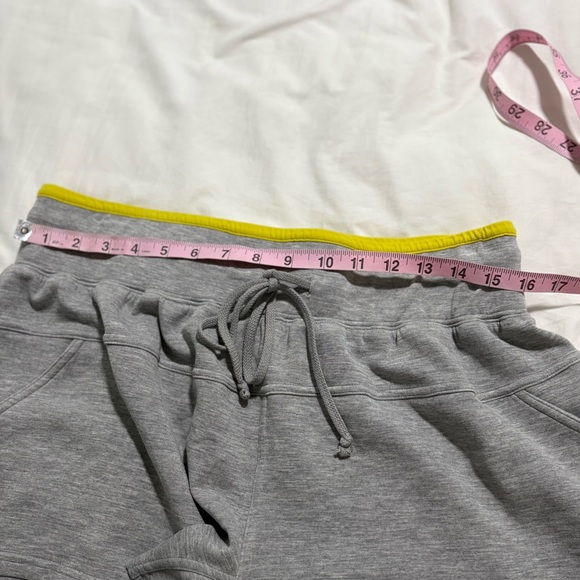 ANTHROPOLOGIE Daily Practice High Rise Drawstring Shorts | Large | Gray Pattern - Picture 11 of 15